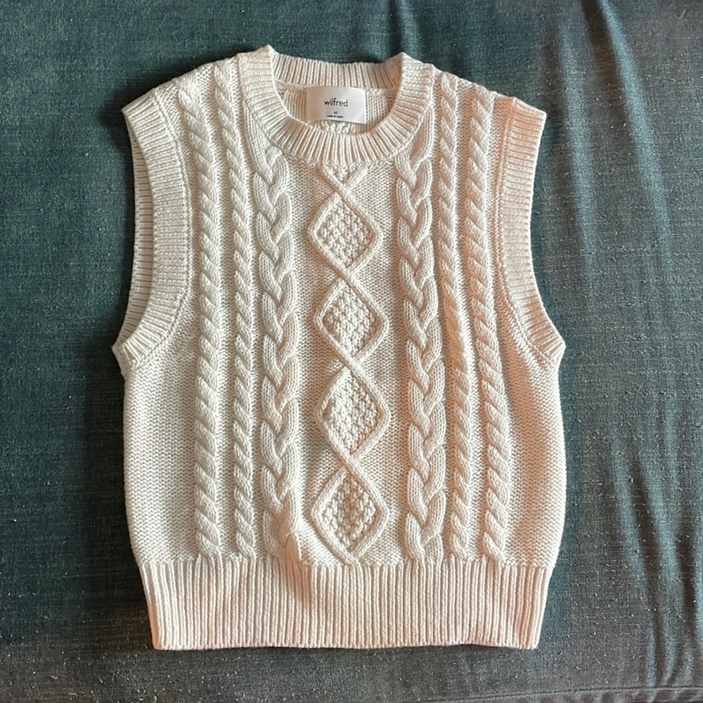 Wilfred brand cream colored merino wool and cotton sweater vest. Xs